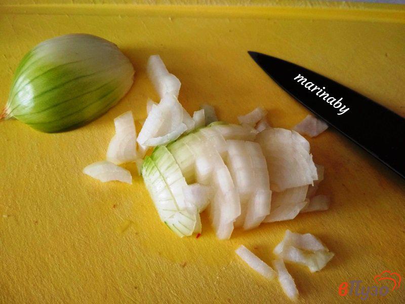 Фото приготовление рецепта: Простой салат из квашенной капусты шаг №1