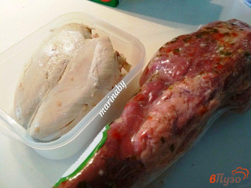 Фото приготовление рецепта: Мясной салат «Оливье» из копченного языка и курицы гриль шаг №2