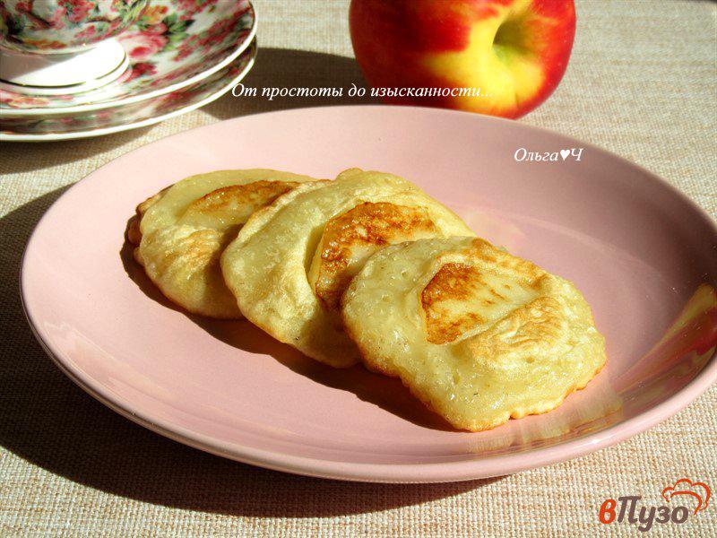 Фото приготовление рецепта: Постные оладьи с яблоками шаг №4