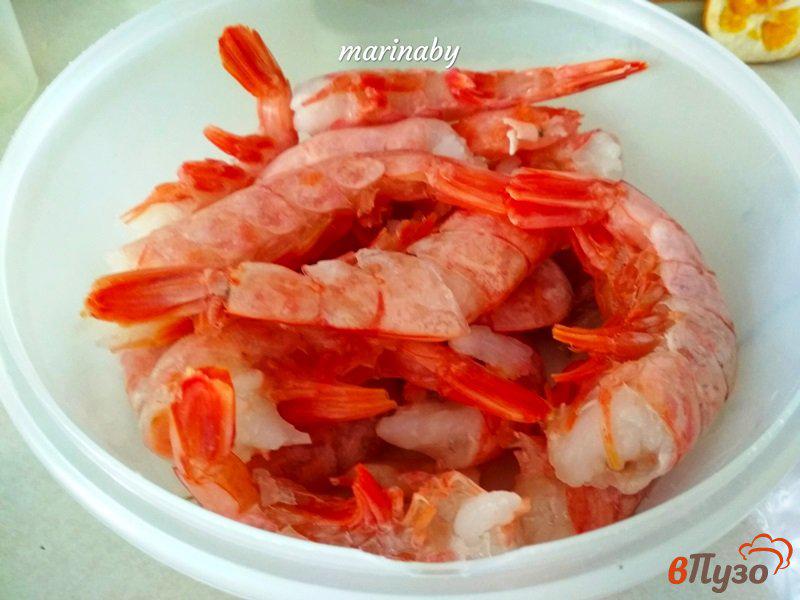 Фото приготовление рецепта: Королевские креветки в томатном соусе шаг №1