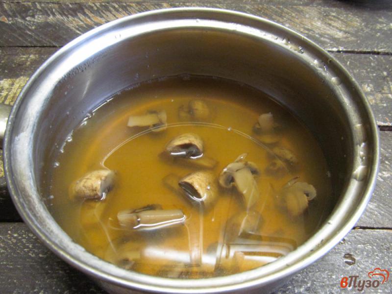 Фото приготовление рецепта: Овощной суп на грибном бульоне шаг №1
