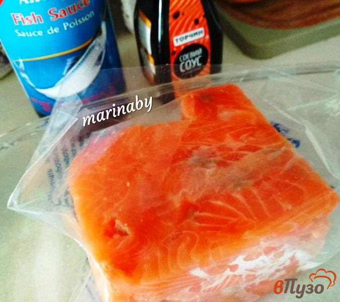 Фото приготовление рецепта: Малосоленый лосось в укропно-чесночном маринаде шаг №4