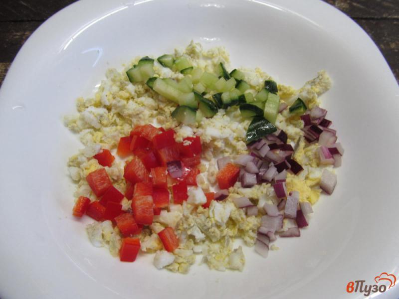 Фото приготовление рецепта: Яичный салат шаг №2