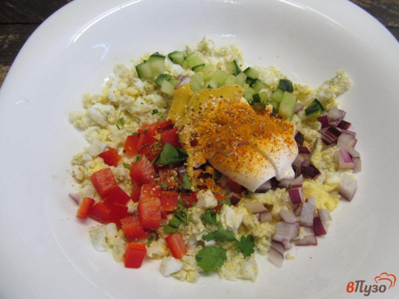 Фото приготовление рецепта: Яичный салат шаг №5
