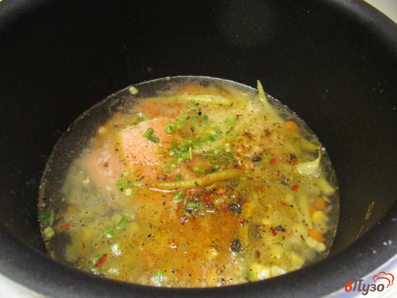 Фото приготовление рецепта: Рыба с рисом в мультиварке шаг №5