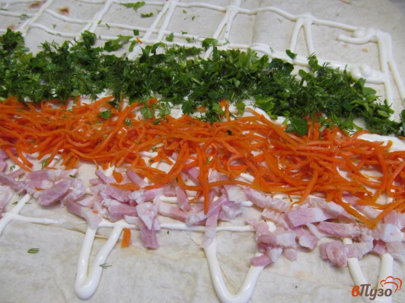 Фото приготовление рецепта: Армянский лаваш с морковью по-корейски и сыром шаг №4