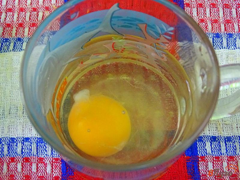 Фото приготовление рецепта: Яйцо пашот под острым соусом шаг №3