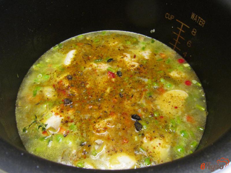 Фото приготовление рецепта: Куриное филе с овощами и рисом шаг №6