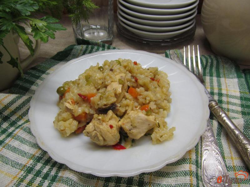 Фото приготовление рецепта: Куриное филе с овощами и рисом шаг №8