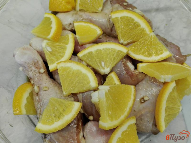 Фото приготовление рецепта: Куриные голени в апельсиновом соусе шаг №4