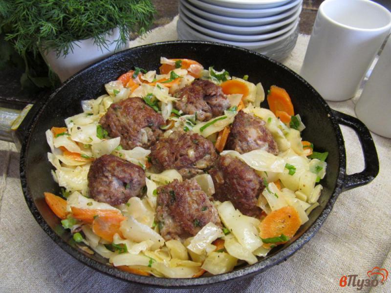 Фото приготовление рецепта: Тушеные овощи с фрикадельками шаг №7