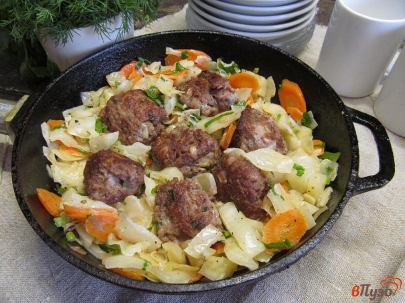 Фото приготовление рецепта: Тушеные овощи с фрикадельками шаг №6