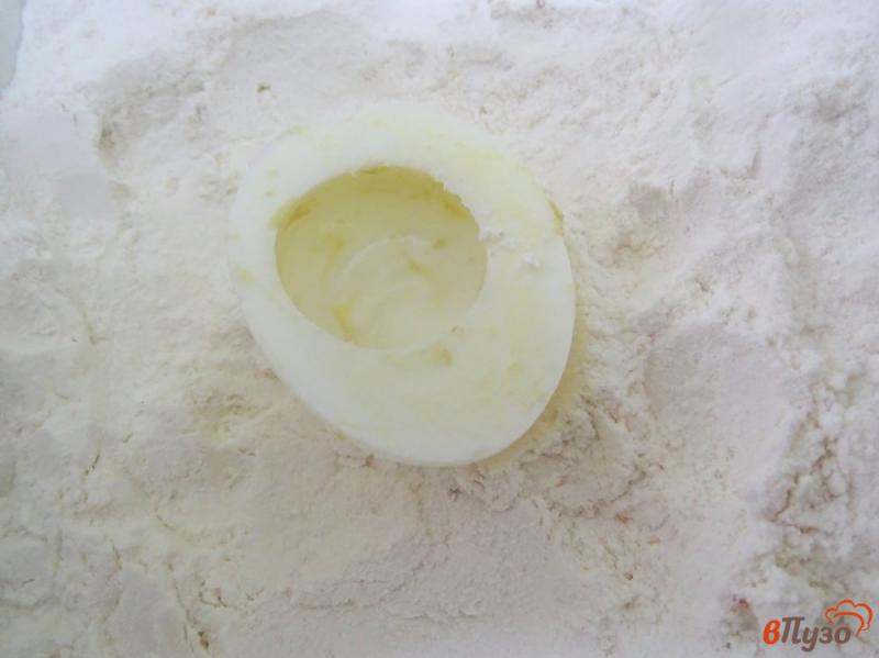 Фото приготовление рецепта: Закуска из обжареных яиц шаг №4
