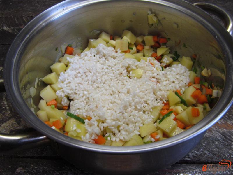 Фото приготовление рецепта: Суп рисовый с фрикадельками шаг №6