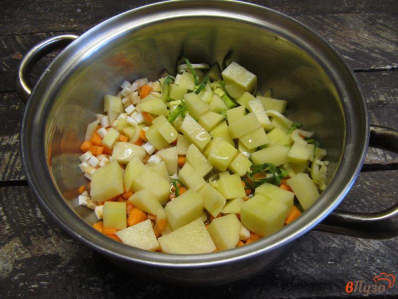 Фото приготовление рецепта: Овощной суп с чечевицей шаг №3