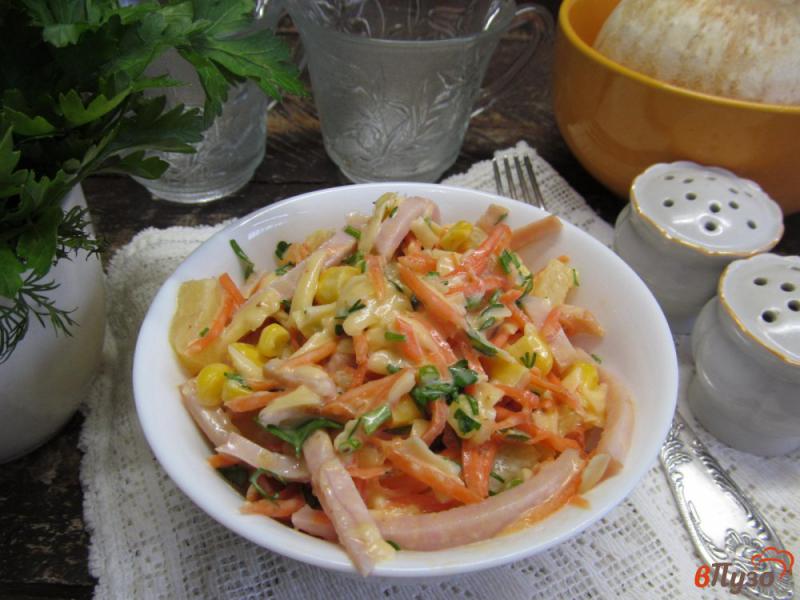 Фото приготовление рецепта: Салат с ветчиной и ананасом шаг №5