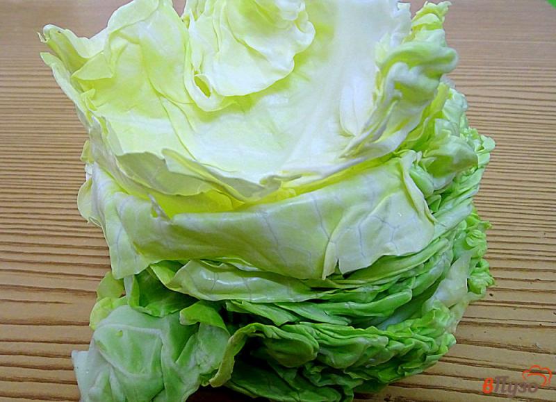 Фото приготовление рецепта: Конвертики из капусты с сыром в кляре шаг №2