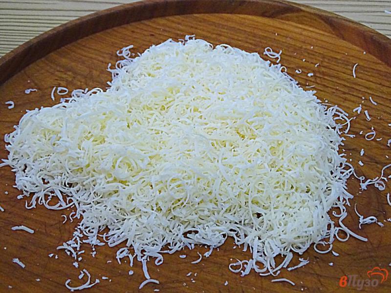 Фото приготовление рецепта: Конвертики из капусты с сыром в кляре шаг №4