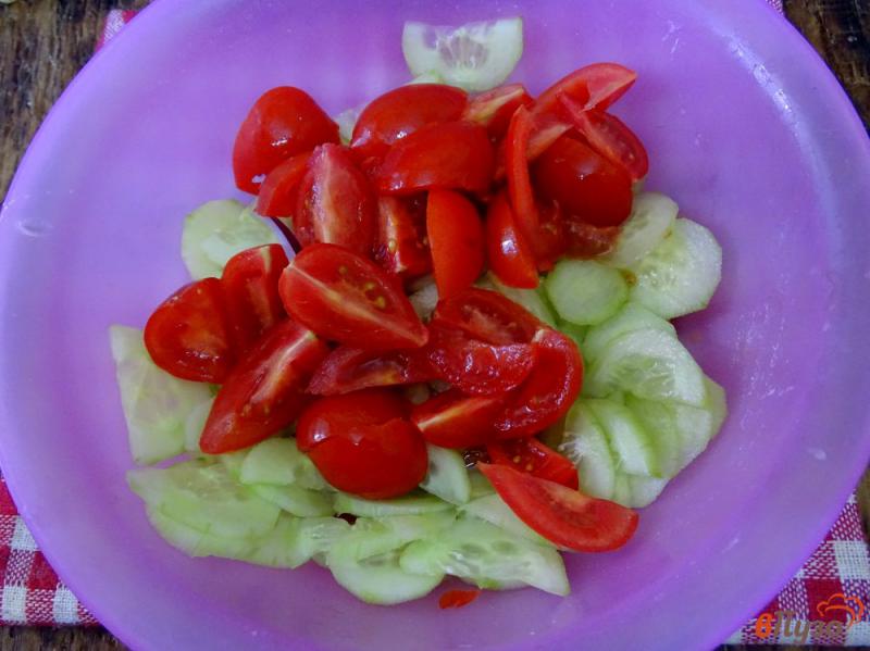 Фото приготовление рецепта: Салат овощной с чесночной заправкой шаг №3