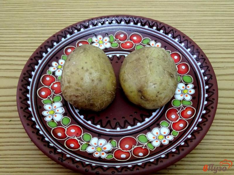 Фото приготовление рецепта: Картофель запеченный в микроволновке шаг №5
