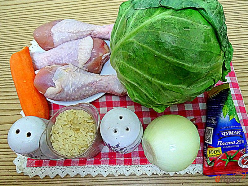 Фото приготовление рецепта: Куриные голени с рисом и капустой шаг №1