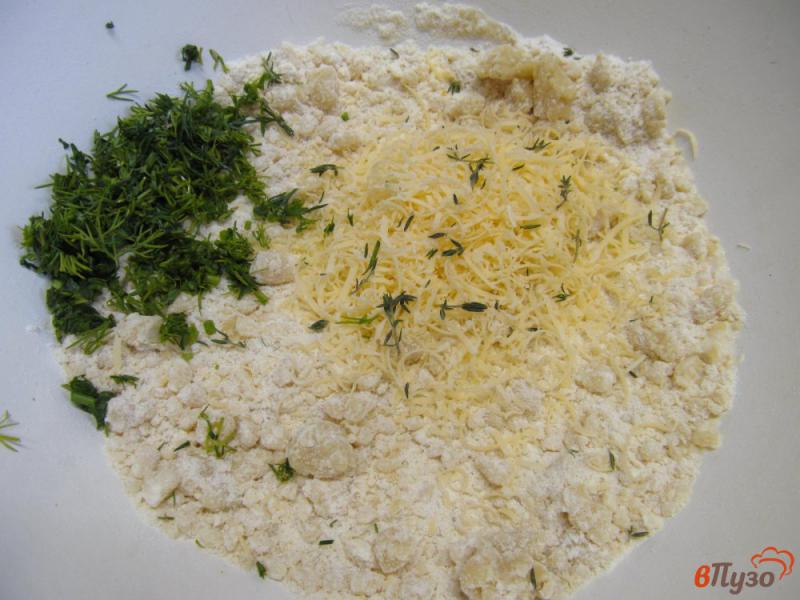 Фото приготовление рецепта: Булочки с сыром на соде шаг №2