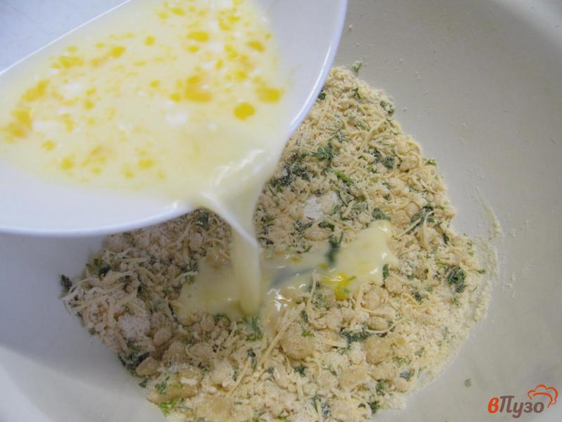 Фото приготовление рецепта: Булочки с сыром на соде шаг №4