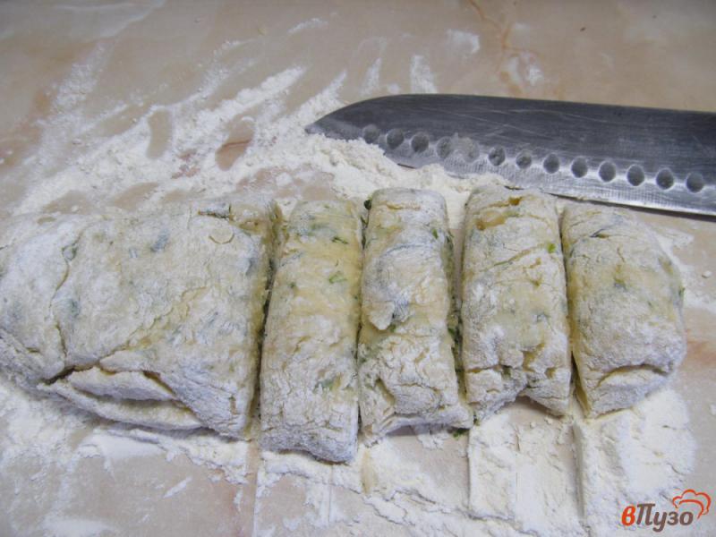 Фото приготовление рецепта: Булочки с сыром на соде шаг №7
