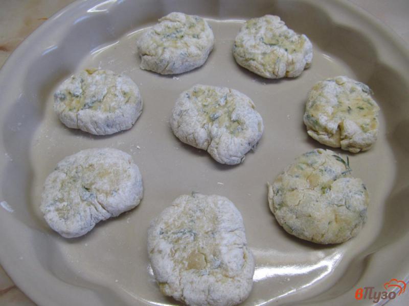 Фото приготовление рецепта: Булочки с сыром на соде шаг №8