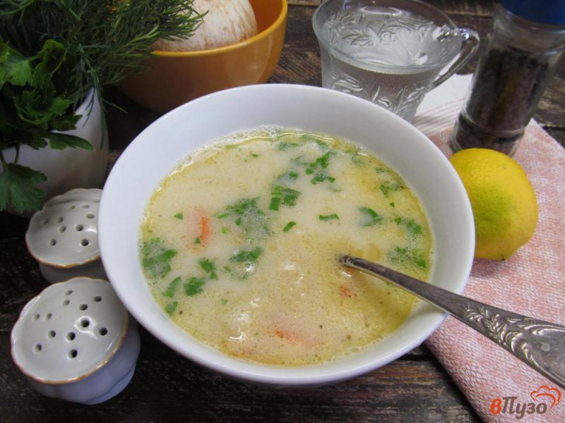 Фото приготовление рецепта: Суп из форели с цветной капустой и сливками шаг №7