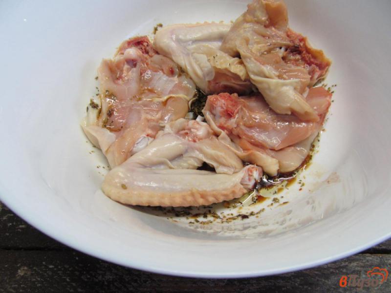 Фото приготовление рецепта: Запеченные курица с овощами и грибами шаг №2