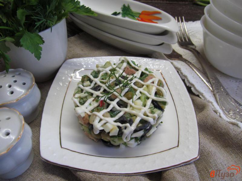 Фото приготовление рецепта: Салат с печенью трески шаг №7