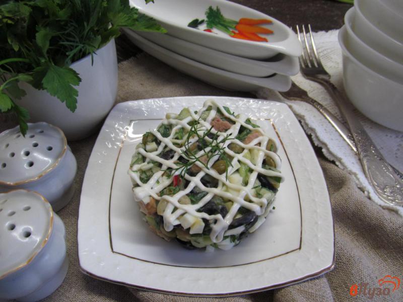 Фото приготовление рецепта: Салат с печенью трески шаг №8