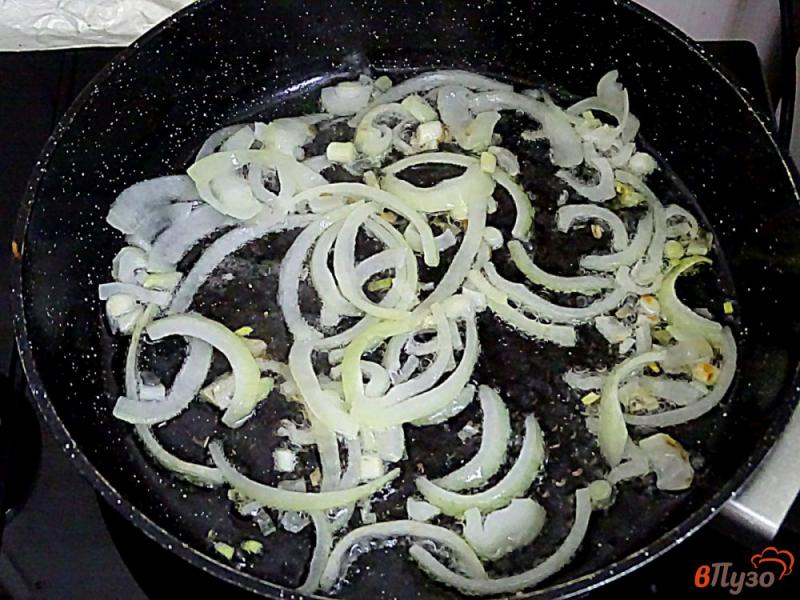 Фото приготовление рецепта: Крем суп из шпината со сливками шаг №2