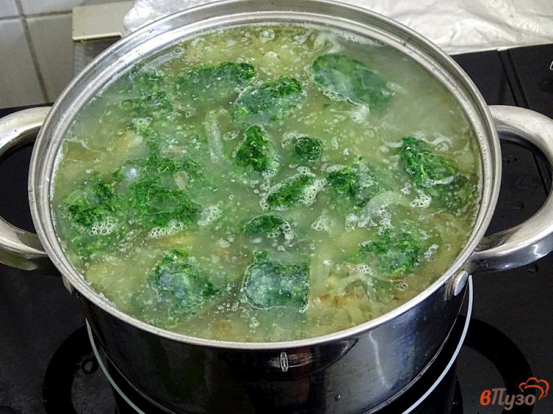 Фото приготовление рецепта: Крем суп из шпината со сливками шаг №6