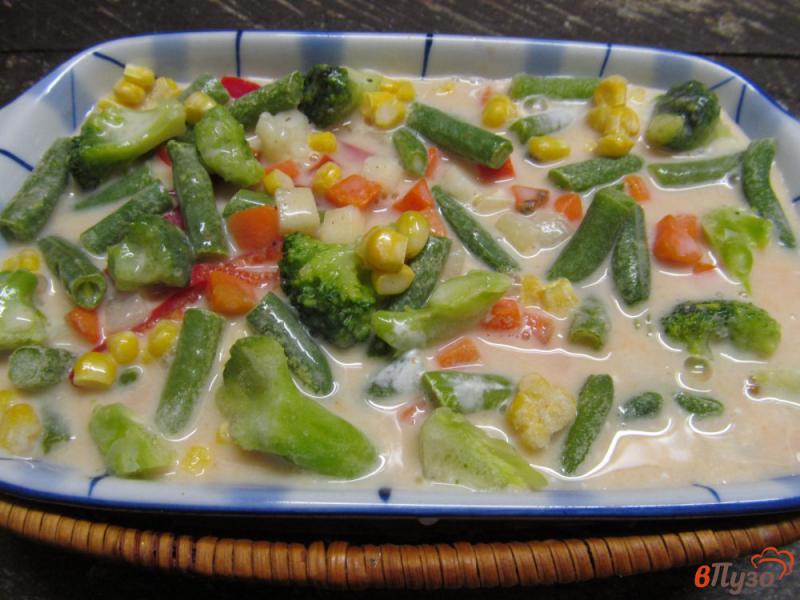 Фото приготовление рецепта: Куриное филе с овощами в сливочном соусе шаг №6