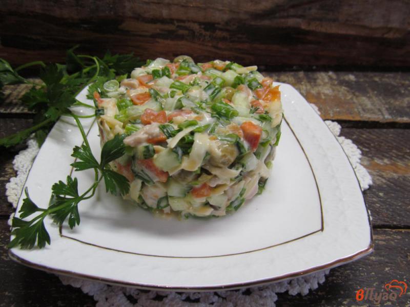 Фото приготовление рецепта: Салат с горошком и курицей шаг №5