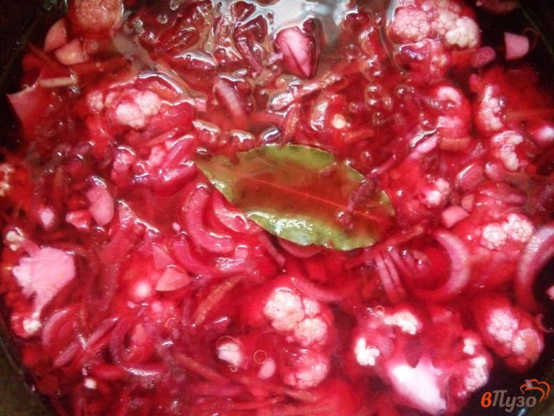 Фото приготовление рецепта: Маринованная цветная капуста с овощами шаг №5