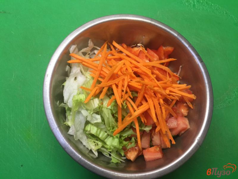 Фото приготовление рецепта: Овощной салат с капустой и морковью шаг №3