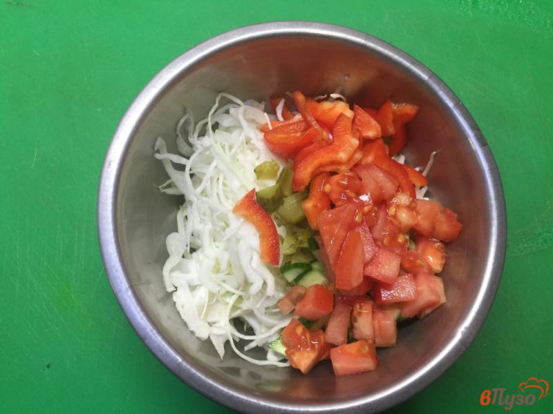 Фото приготовление рецепта: Овощной салат с капустой и морковью шаг №2