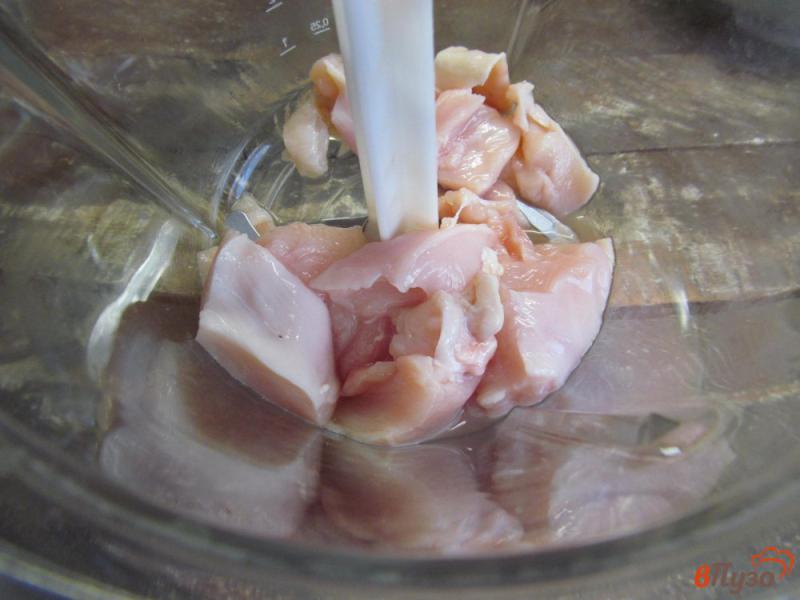 Фото приготовление рецепта: Куриные котлеты с щавелевым соусом шаг №2
