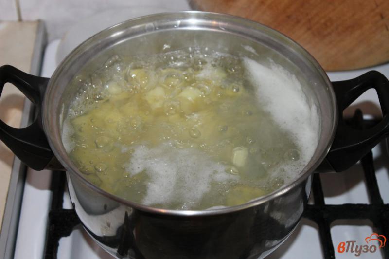 Фото приготовление рецепта: Суп с курицей и вермишелью шаг №1