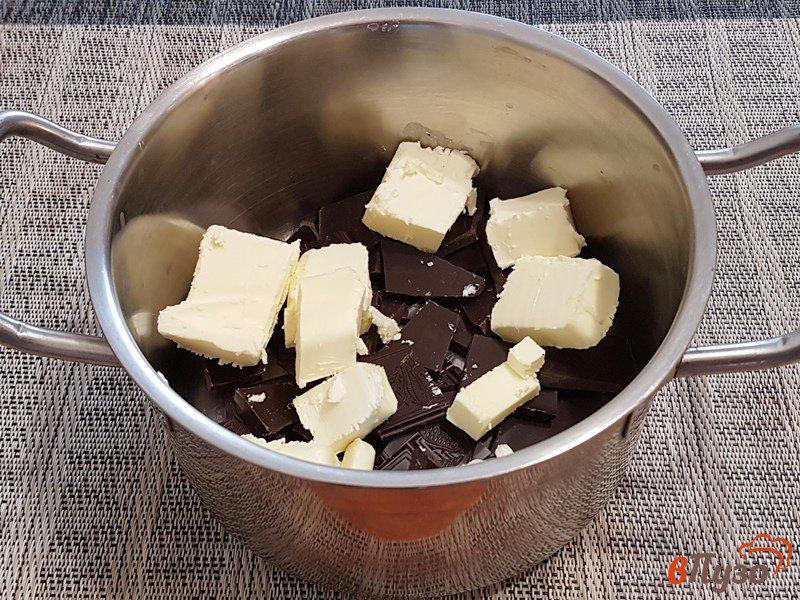 Фото приготовление рецепта: Пудинги из горького шоколада шаг №2