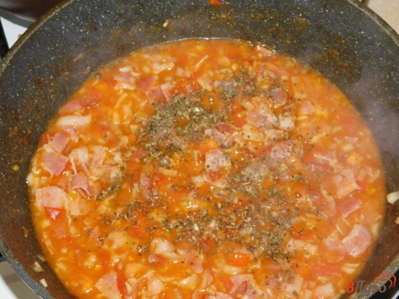 Фото приготовление рецепта: Спагетти с соусом из копченого бекона шаг №3