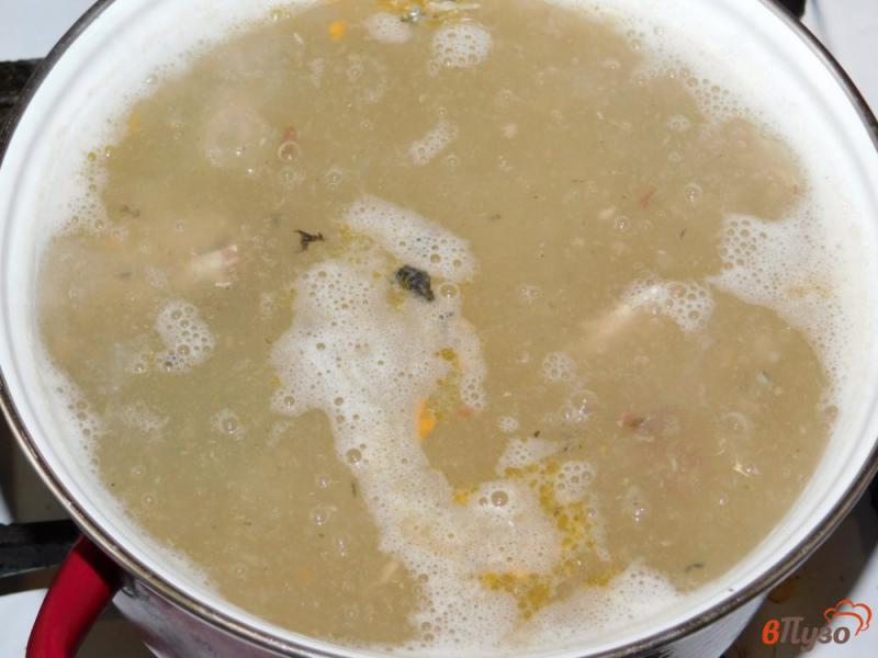 Фото приготовление рецепта: Суп из консервированной сайры с рисом шаг №3