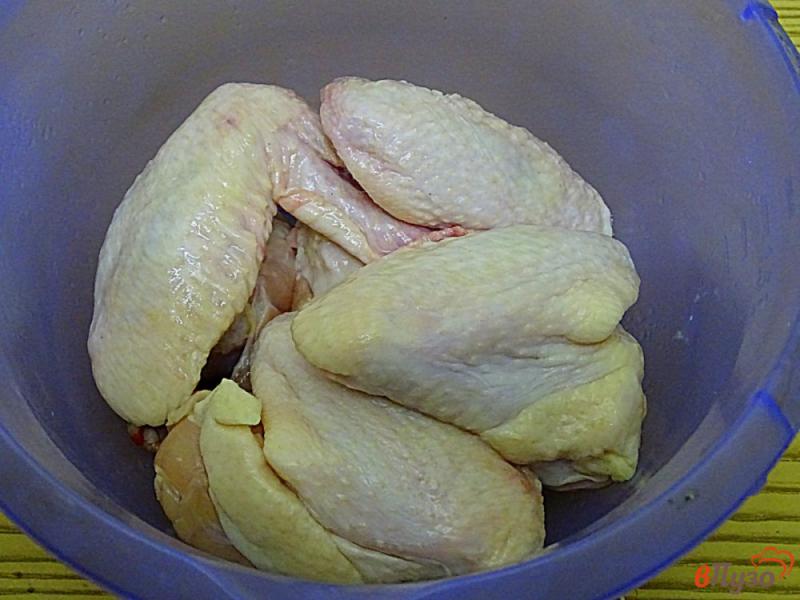 Фото приготовление рецепта: Куриные крылья с помидорами черри запеченные шаг №1