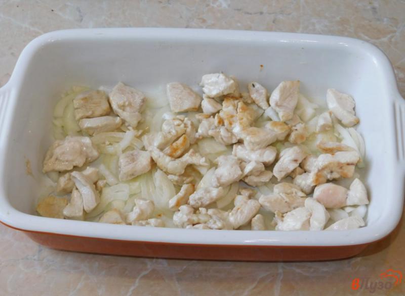 Фото приготовление рецепта: Куриная запеканка с картофелем шаг №2