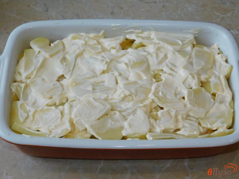 Фото приготовление рецепта: Куриная запеканка с картофелем шаг №3