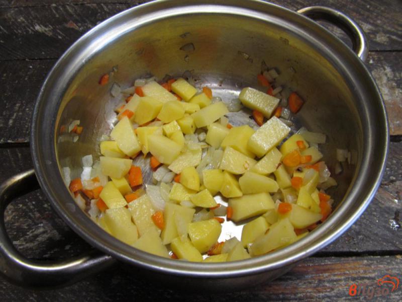 Фото приготовление рецепта: Рисовый суп с квашеной капустой шаг №2