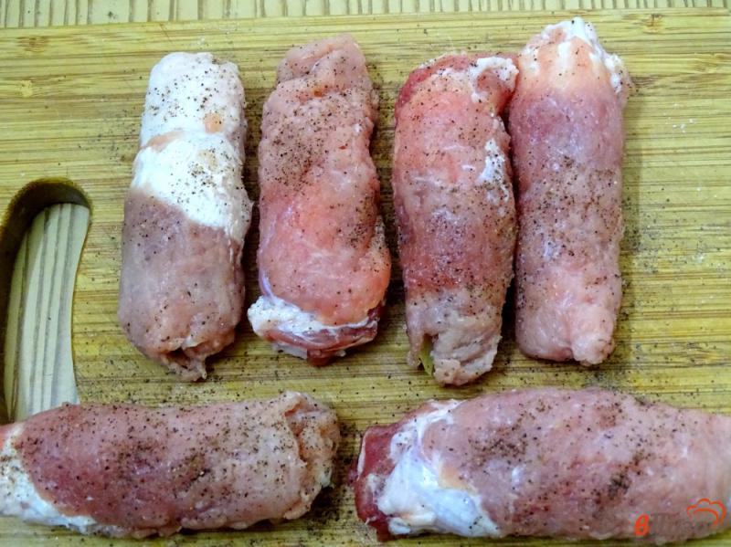 Фото приготовление рецепта: Пальчики из свинины фаршированные шаг №8